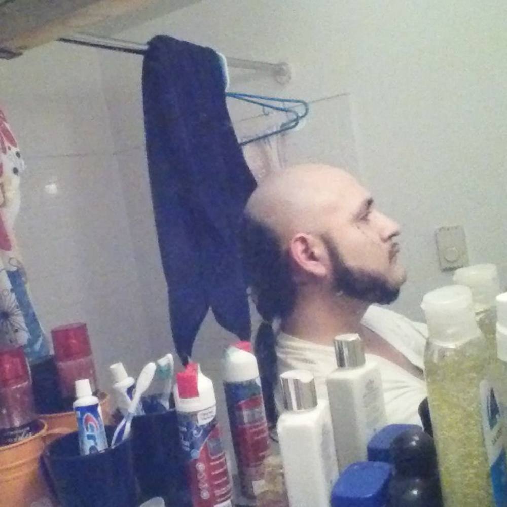 Meet your Posher, Carlos